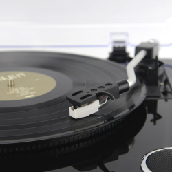 Gramofon AIWA GBTUR-120BK