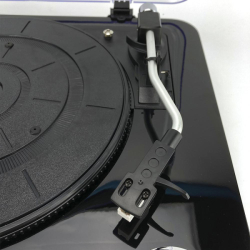 Gramofon AIWA GBTUR-120BK